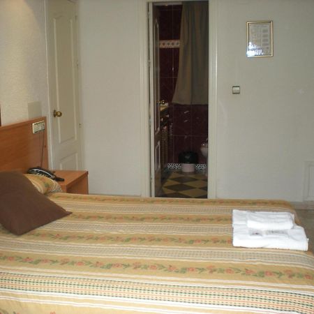 Hotel New Sanz Torremolinos Kültér fotó